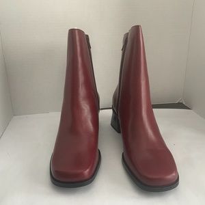 Naturalizer Fabulous II cherry 9M ankle Boot